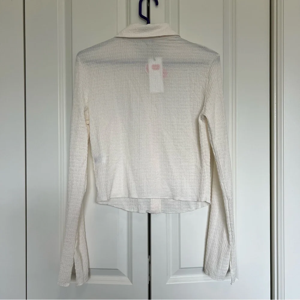 NWT Cider Texture Solid Bell Sleeve Crop Shirt Beige Small - Picture 3 of 6
